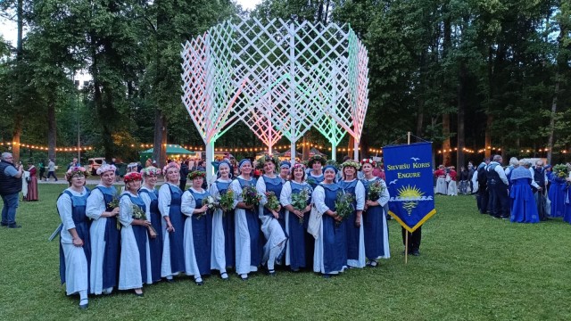 Sieviešu koris "Engure"